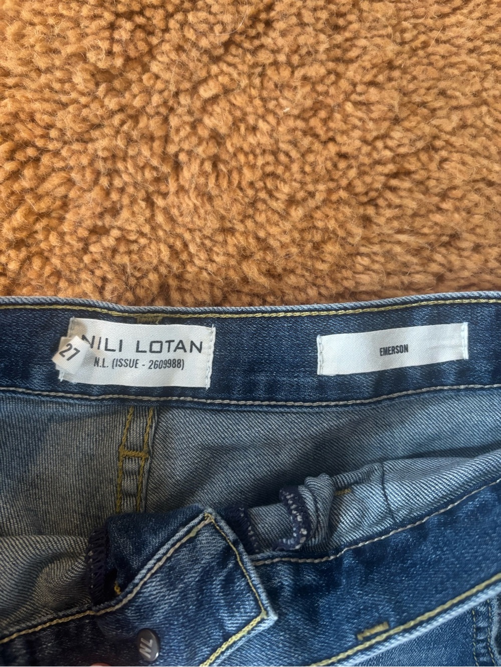 Nili Lotan Emerson jean, classic wash barrel crop 27 - Picture 4 of 5